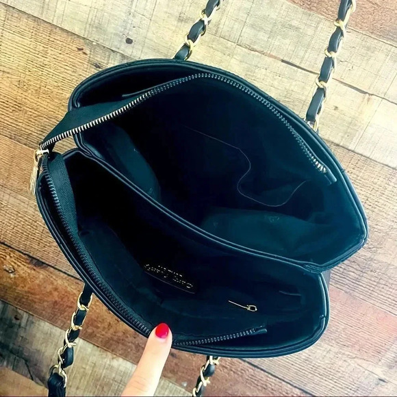 NWOT Darcy Marks London Soft Vegan Leather Bag - Picture 8 of 10